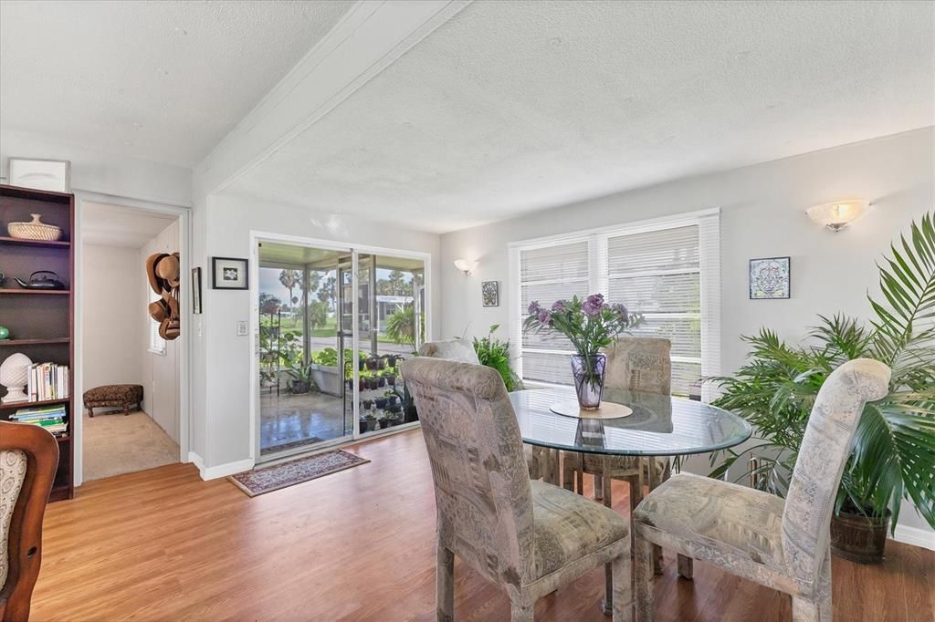 Dining Room/Screened Lanai