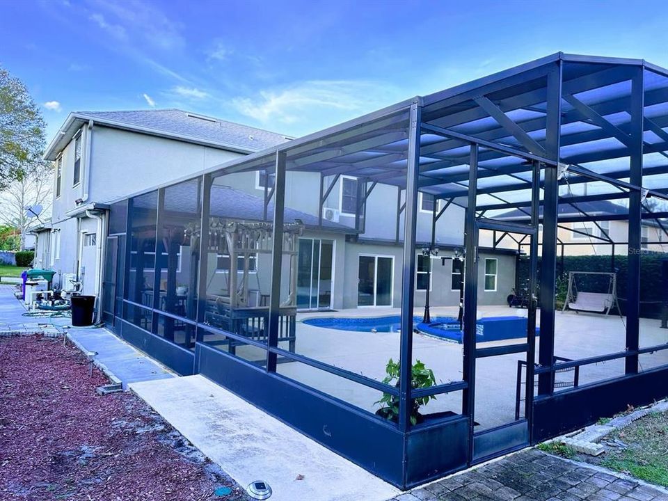 Covered Patio / Pool