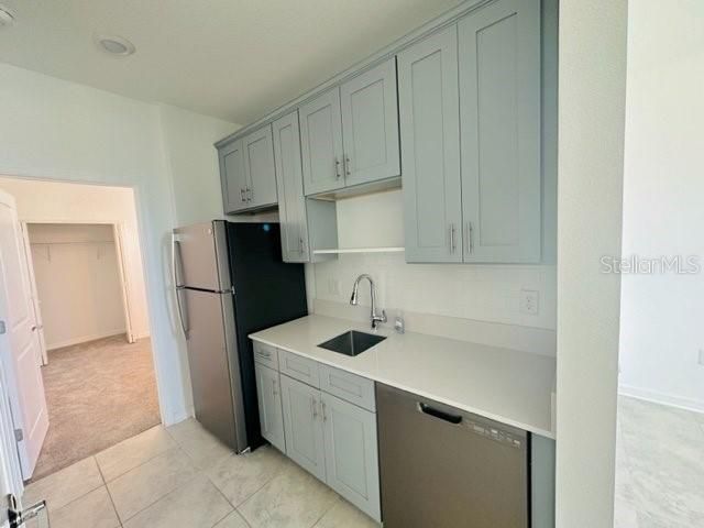 For Rent: $1,600 (1 beds, 1 baths, 700 Square Feet)