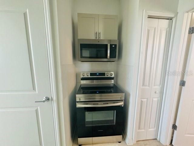 For Rent: $1,600 (1 beds, 1 baths, 700 Square Feet)