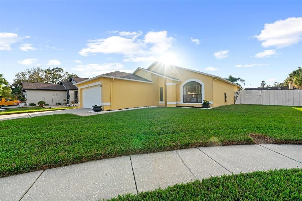 For Sale: $420,000 (3 beds, 2 baths, 1423 Square Feet)