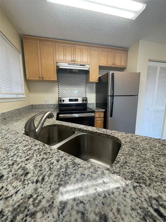 For Rent: $1,250 (1 beds, 1 baths, 526 Square Feet)