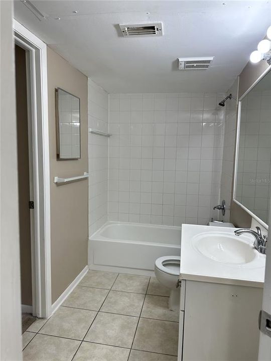 For Rent: $1,250 (1 beds, 1 baths, 526 Square Feet)