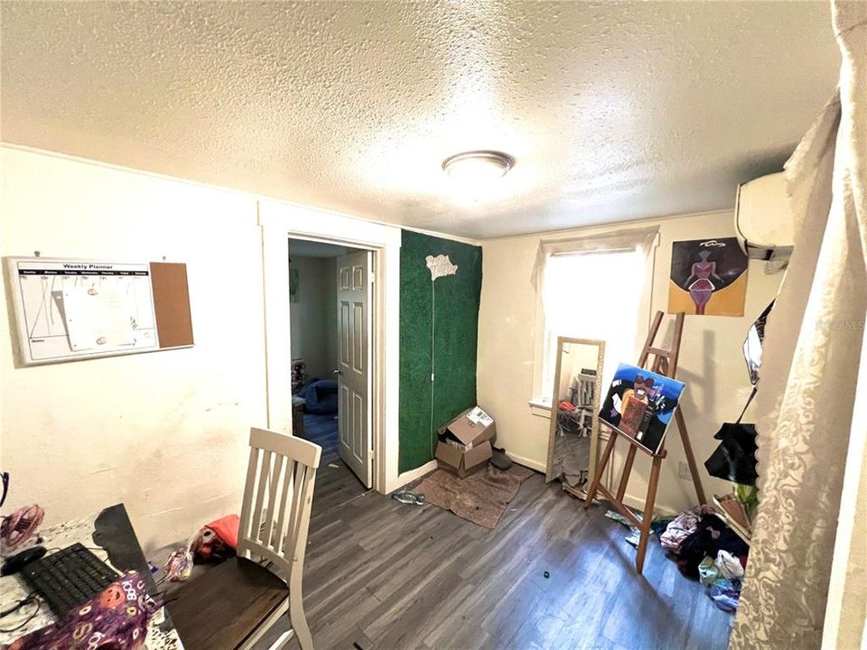 For Sale: $150,000 (3 beds, 1 baths, 780 Square Feet)