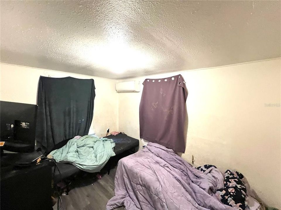 For Sale: $150,000 (3 beds, 1 baths, 780 Square Feet)