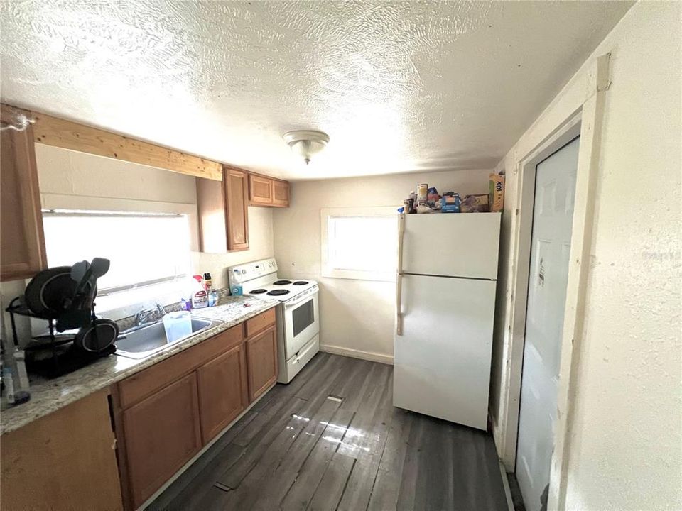 For Sale: $150,000 (3 beds, 1 baths, 780 Square Feet)