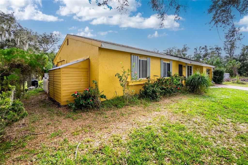 For Sale: $270,000 (3 beds, 2 baths, 1176 Square Feet)