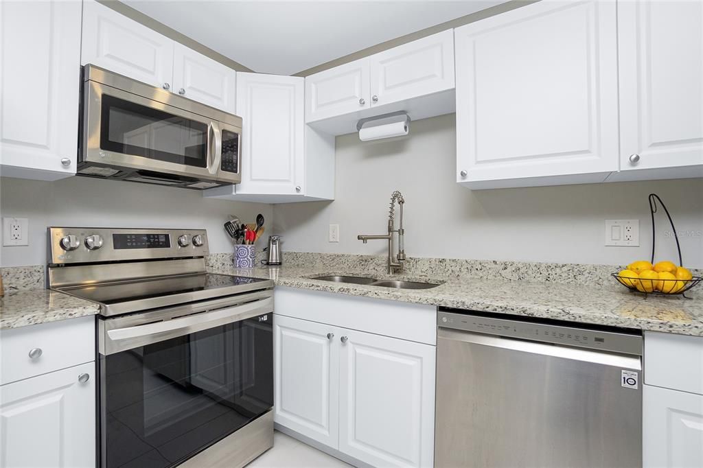 For Sale: $284,900 (3 beds, 2 baths, 1267 Square Feet)