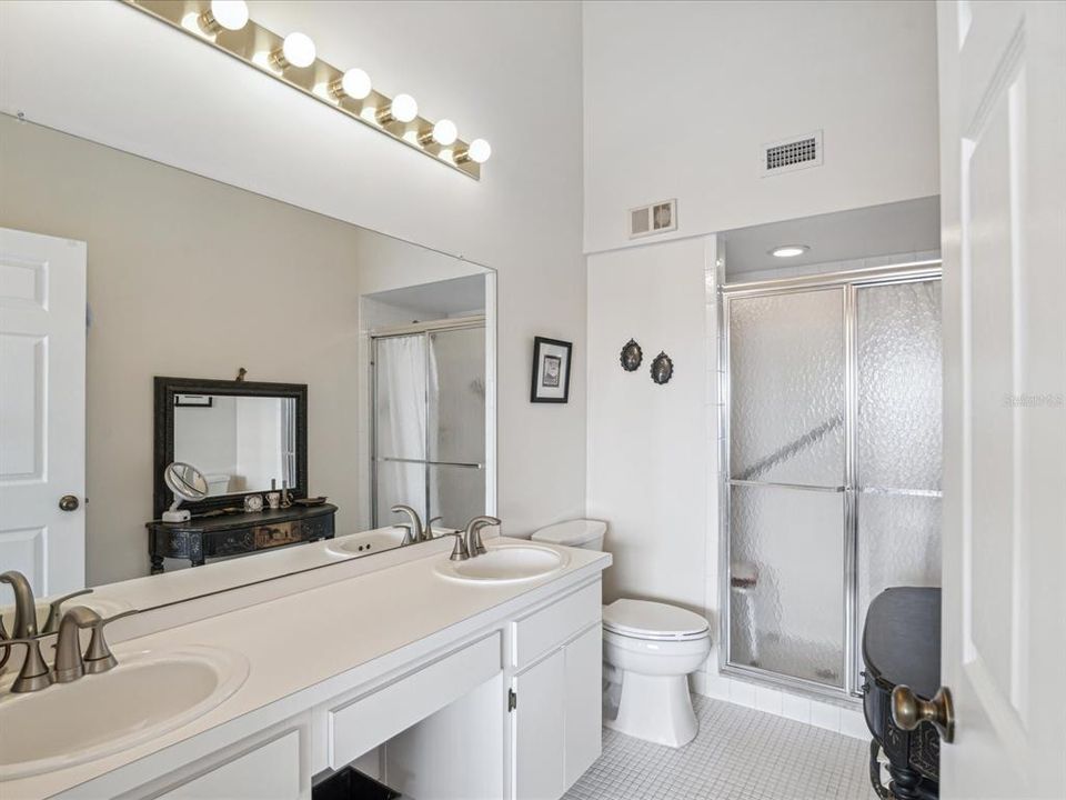 For Sale: $244,900 (3 beds, 2 baths, 1350 Square Feet)