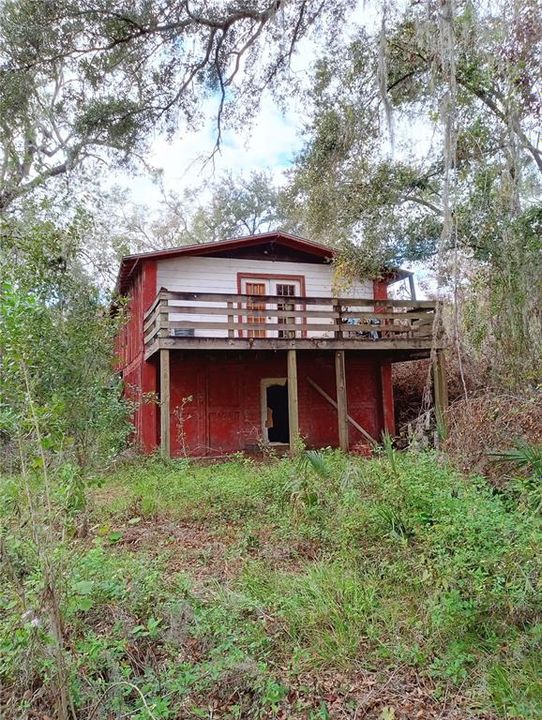 FRONTPOLE BARN