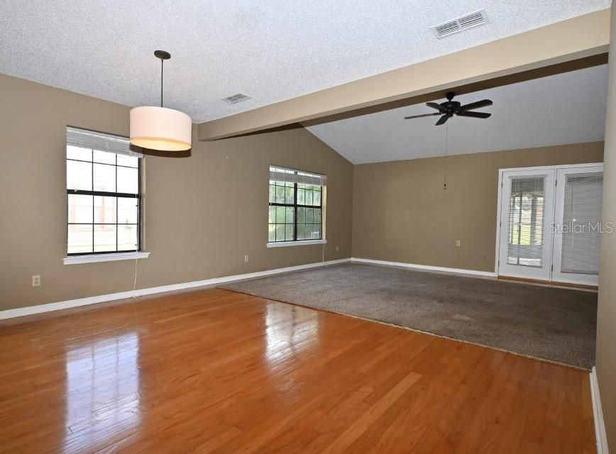 LIVING RM DINING RM COMBINATION