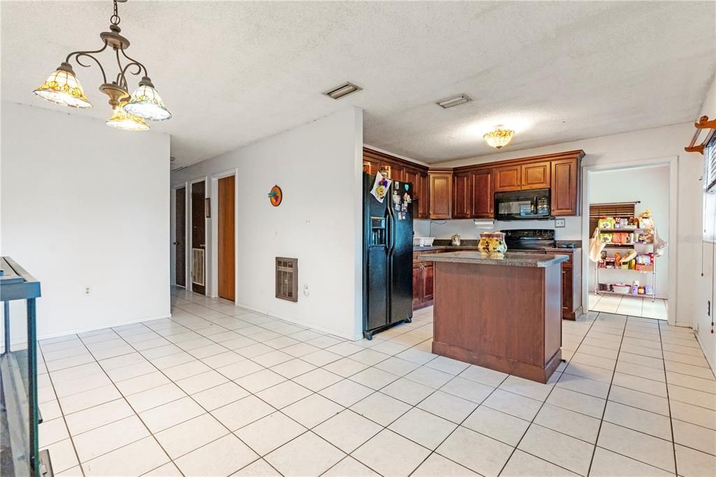 For Sale: $219,000 (3 beds, 1 baths, 1208 Square Feet)