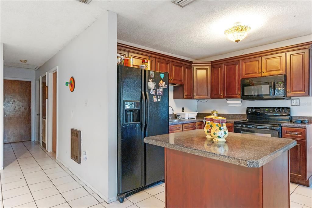 For Sale: $219,000 (3 beds, 1 baths, 1208 Square Feet)