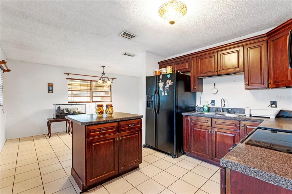 For Sale: $219,000 (3 beds, 1 baths, 1208 Square Feet)