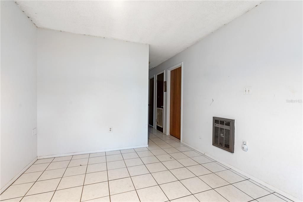 For Sale: $219,000 (3 beds, 1 baths, 1208 Square Feet)