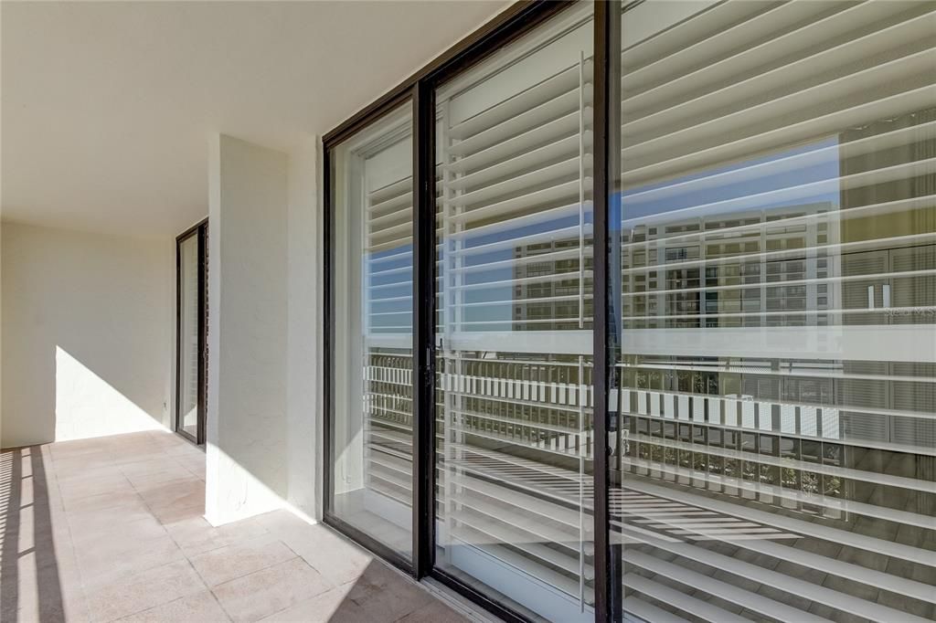 OPEN AIR BALCONY