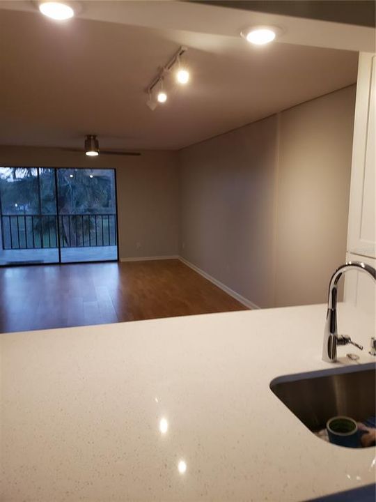 For Rent: $2,200 (2 beds, 2 baths, 1121 Square Feet)