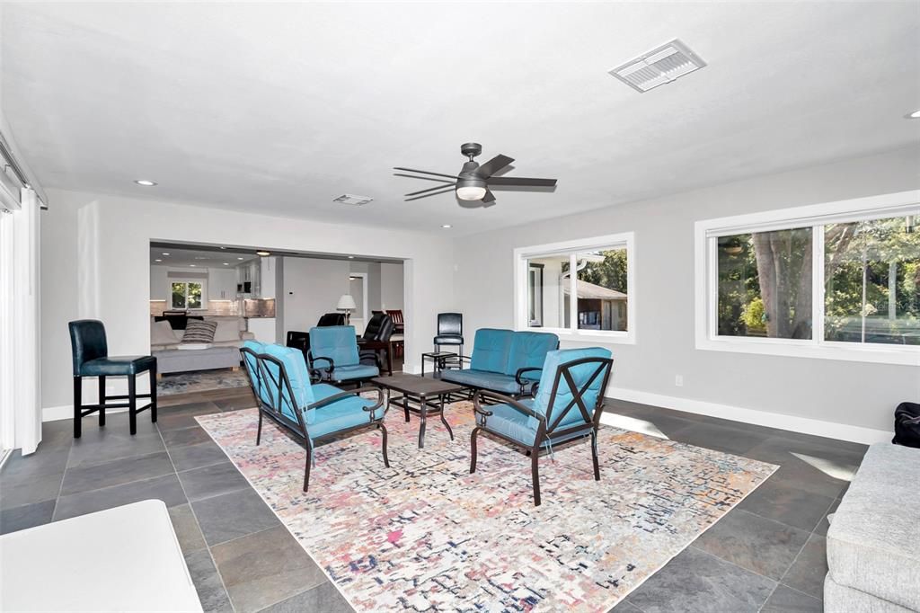 bonus room/sun room