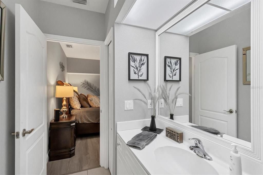 Ensuite with Linen Closet