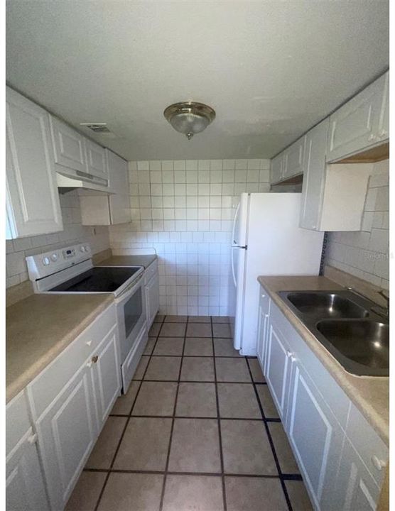 For Rent: $1,600 (2 beds, 2 baths, 970 Square Feet)