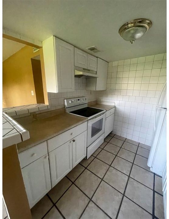 For Rent: $1,600 (2 beds, 2 baths, 970 Square Feet)