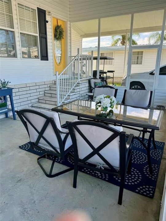 Enjoy the Florida Lifestyle in your screened porch