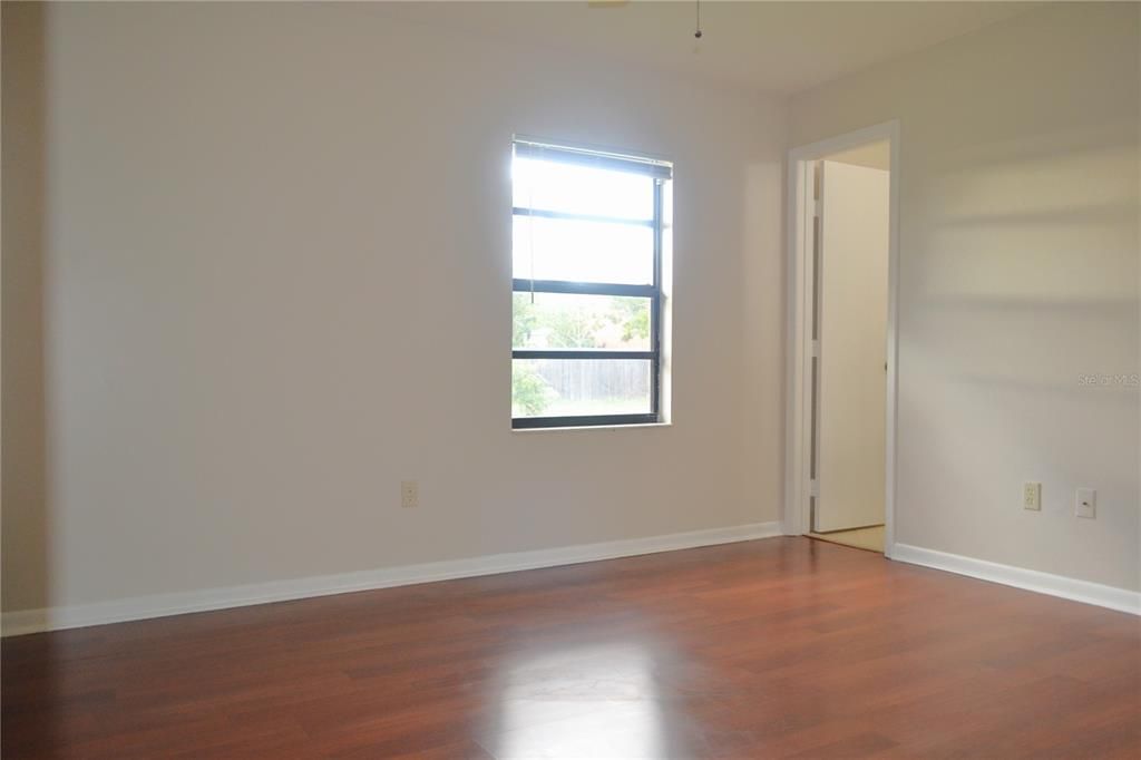 For Sale: $250,000 (3 beds, 2 baths, 1025 Square Feet)