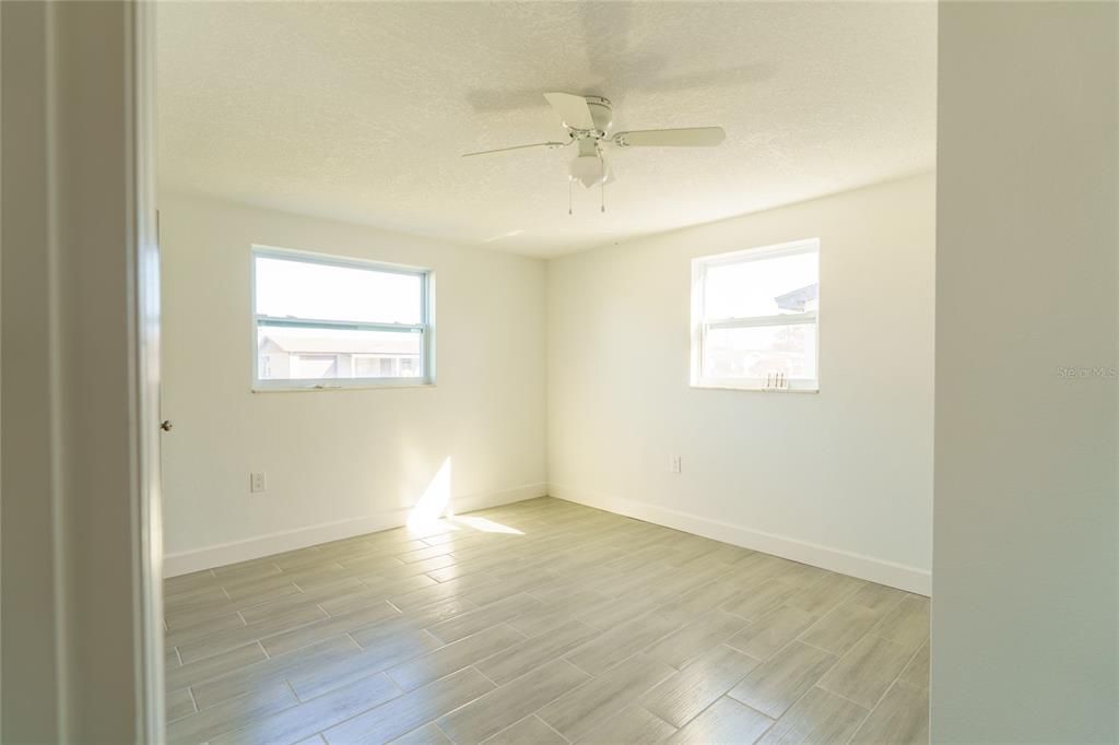 For Sale: $274,900 (3 beds, 2 baths, 1022 Square Feet)