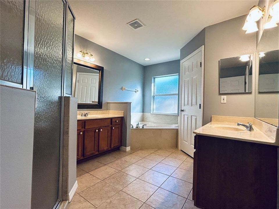 For Sale: $329,900 (3 beds, 2 baths, 2196 Square Feet)