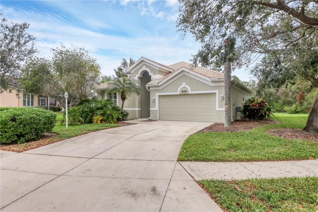 Long Driveway is perfect for extra guests or car enthusiast.