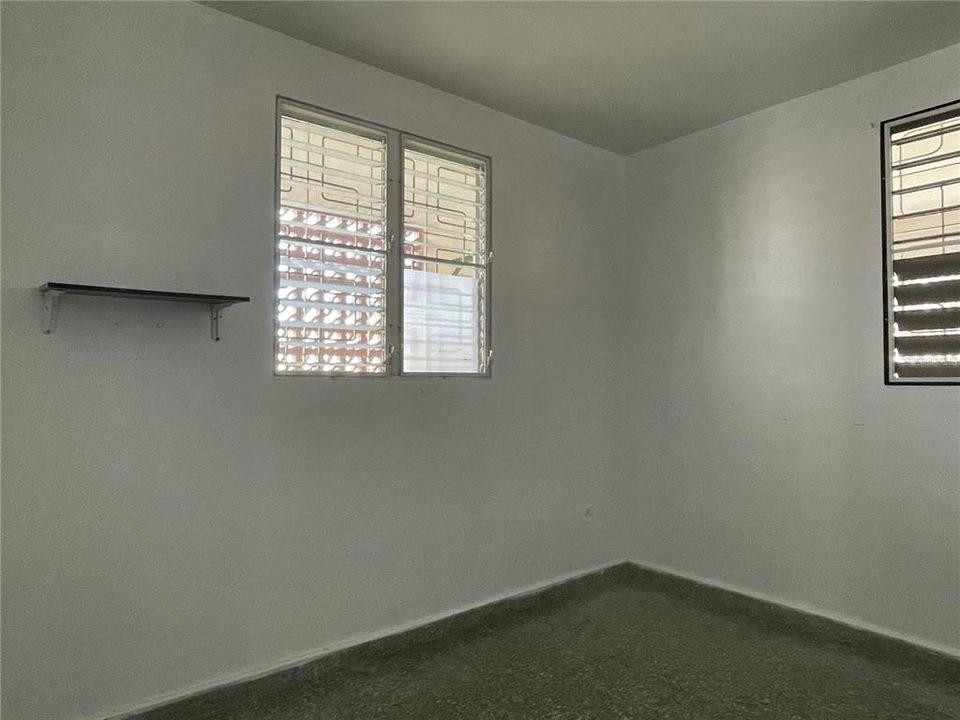 Activo con contrato: $165,000 (3 camas, 1 baños, 757 Pies cuadrados)