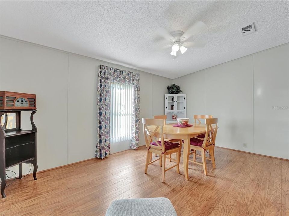 For Sale: $229,900 (3 beds, 2 baths, 1452 Square Feet)