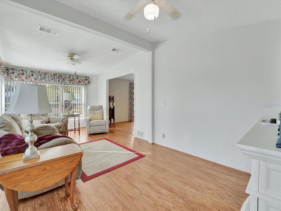 For Sale: $229,900 (3 beds, 2 baths, 1452 Square Feet)