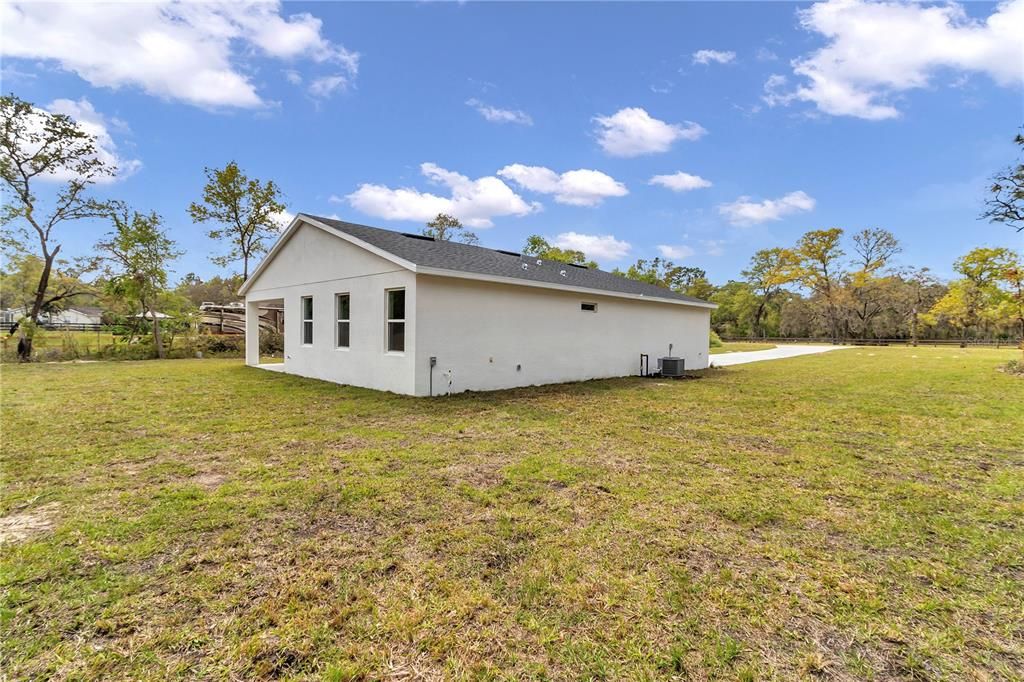 Activo con contrato: $345,000 (3 camas, 2 baños, 1543 Pies cuadrados)