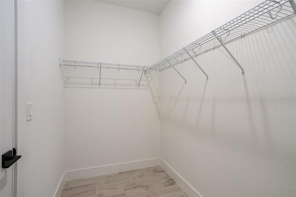 Activo con contrato: $345,000 (3 camas, 2 baños, 1543 Pies cuadrados)