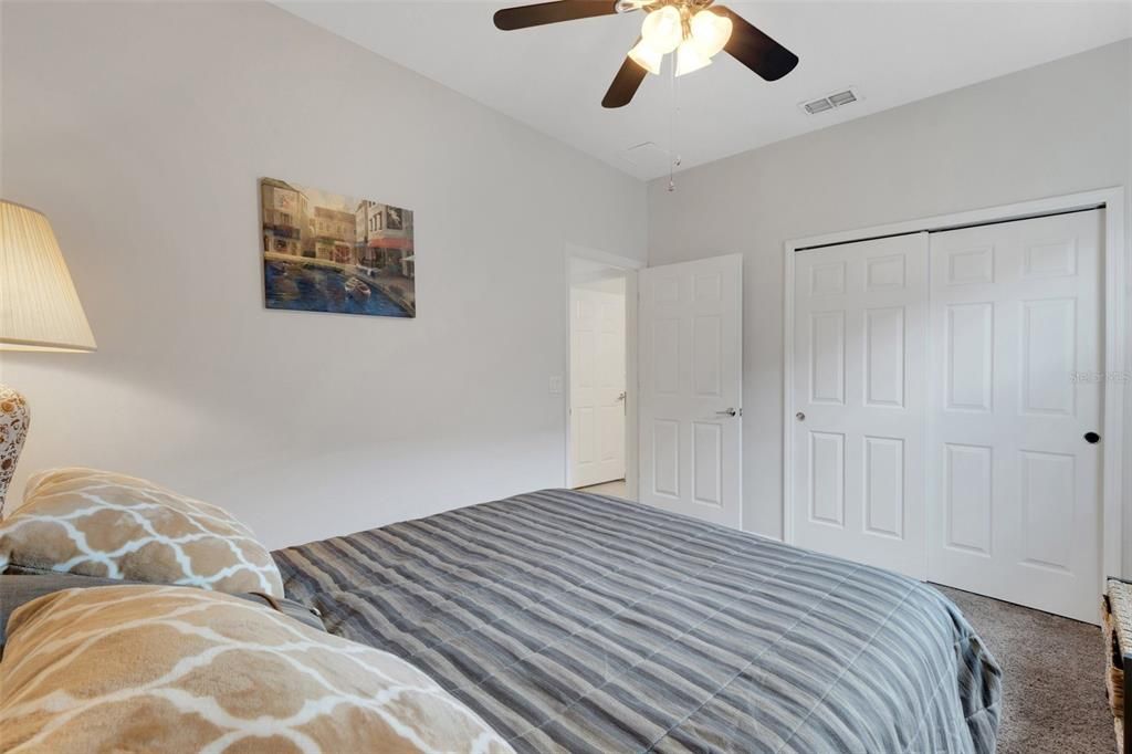 For Sale: $319,500 (2 beds, 2 baths, 1468 Square Feet)