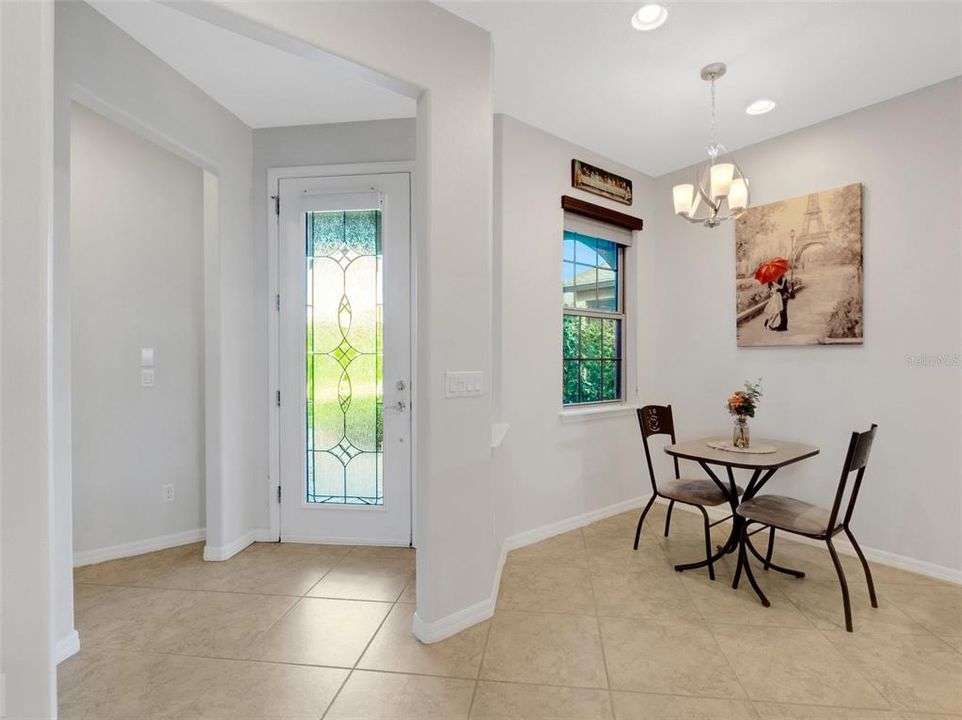 For Sale: $319,500 (2 beds, 2 baths, 1468 Square Feet)