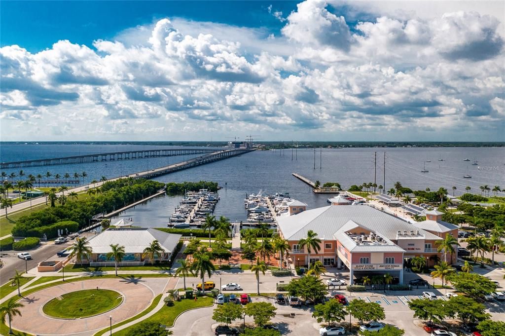 Lashley Park With Restaurants, shopping and Community boat ramp.