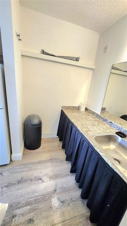 For Rent: $1,100 (1 beds, 1 baths, 276 Square Feet)