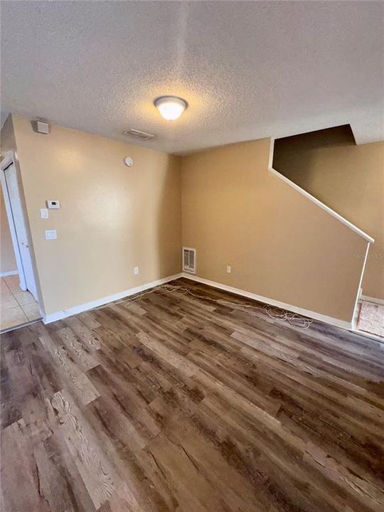 For Rent: $1,550 (1 beds, 1 baths, 1147 Square Feet)