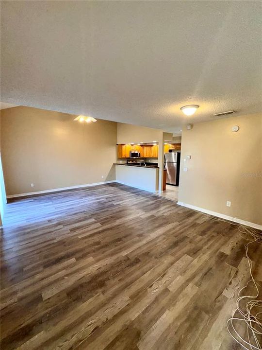 For Rent: $1,550 (1 beds, 1 baths, 1147 Square Feet)