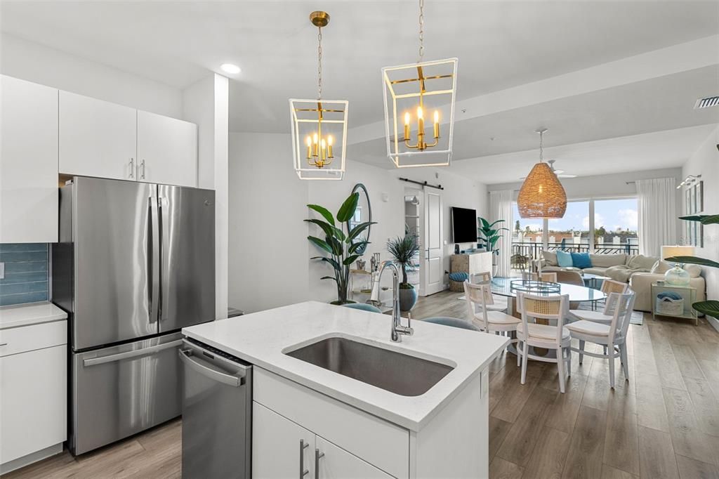 Active With Contract: $1,025,000 (3 beds, 2 baths, 1685 Square Feet)