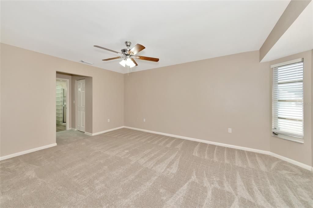 For Sale: $329,900 (3 beds, 2 baths, 1716 Square Feet)