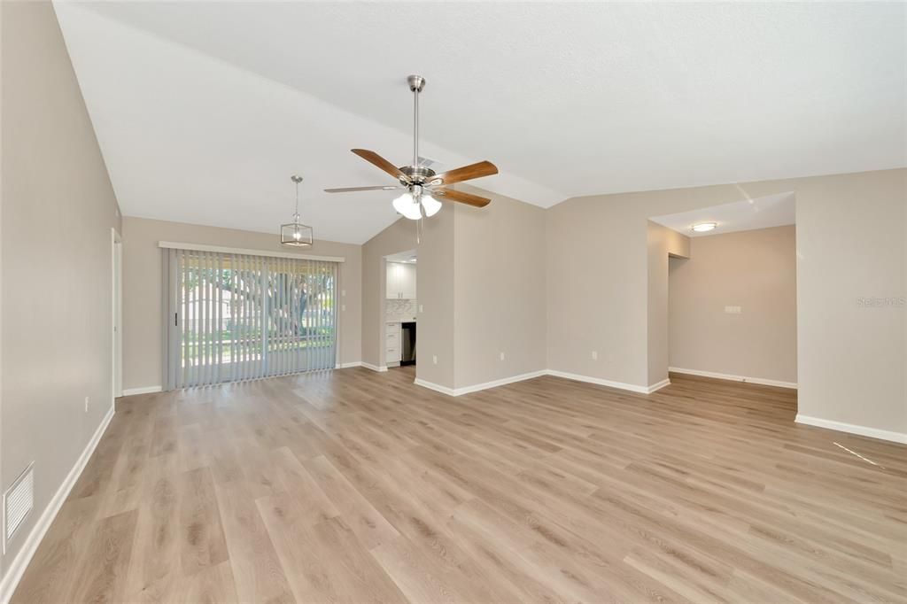 For Sale: $329,900 (3 beds, 2 baths, 1716 Square Feet)