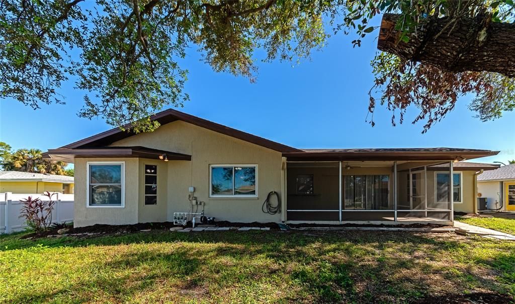 For Sale: $329,900 (3 beds, 2 baths, 1716 Square Feet)