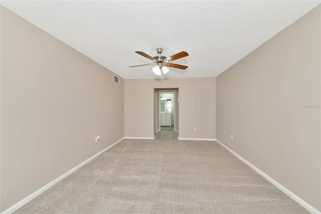 For Sale: $329,900 (3 beds, 2 baths, 1716 Square Feet)