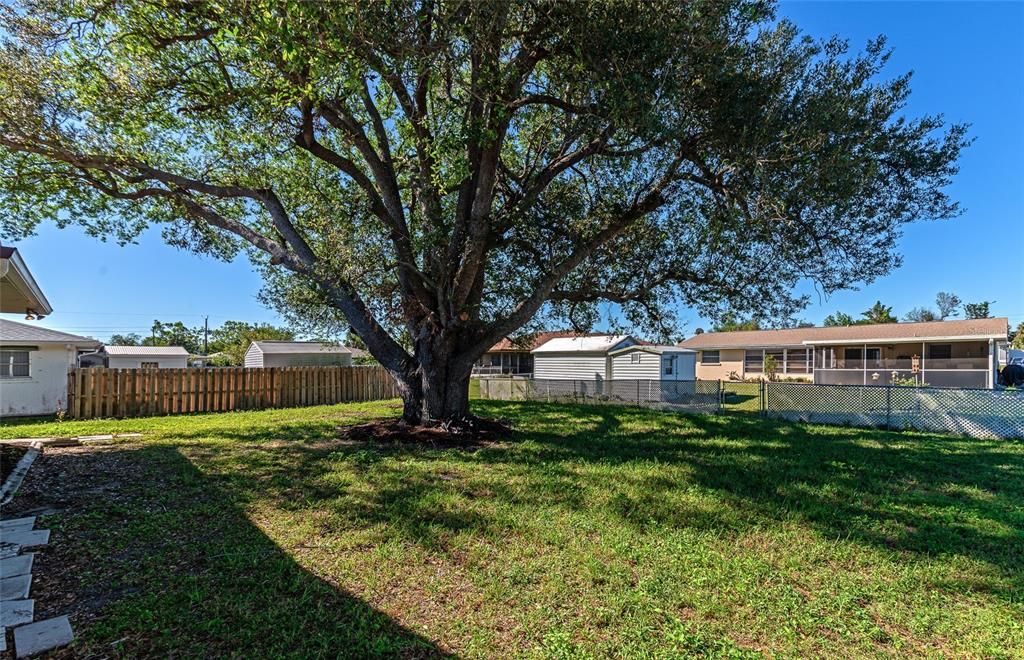 For Sale: $329,900 (3 beds, 2 baths, 1716 Square Feet)