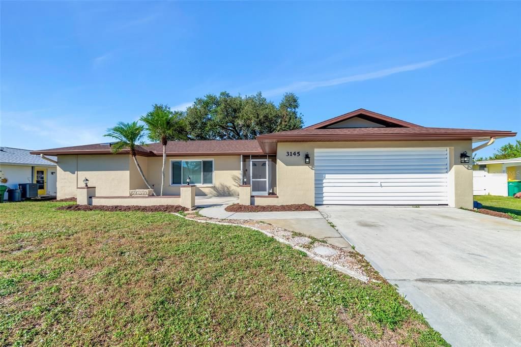 For Sale: $329,900 (3 beds, 2 baths, 1716 Square Feet)