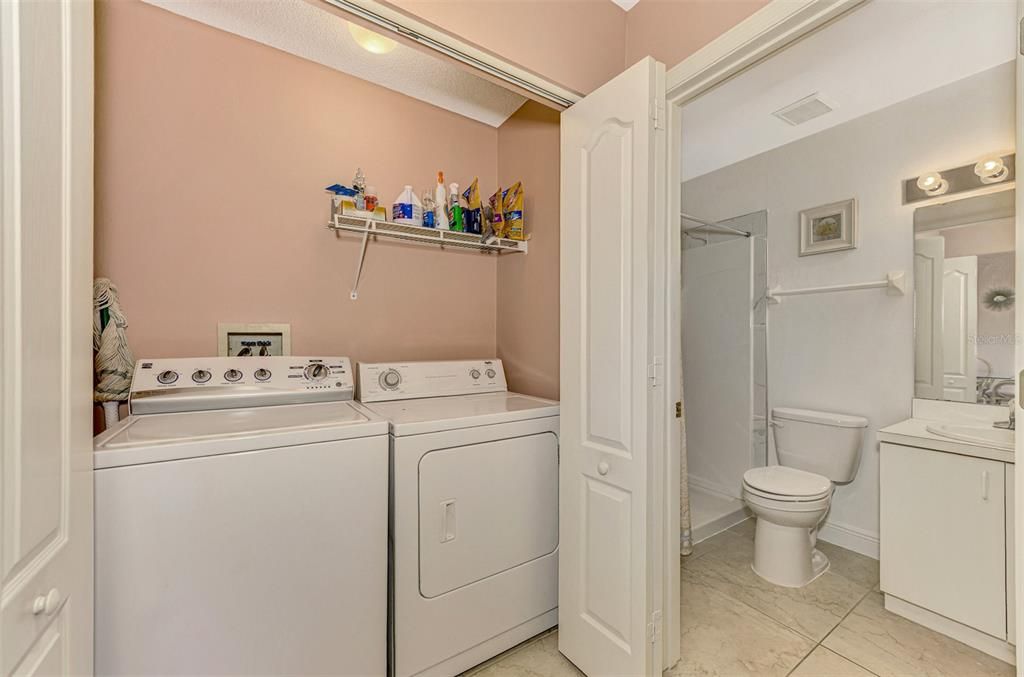 For Sale: $275,000 (2 beds, 2 baths, 1163 Square Feet)