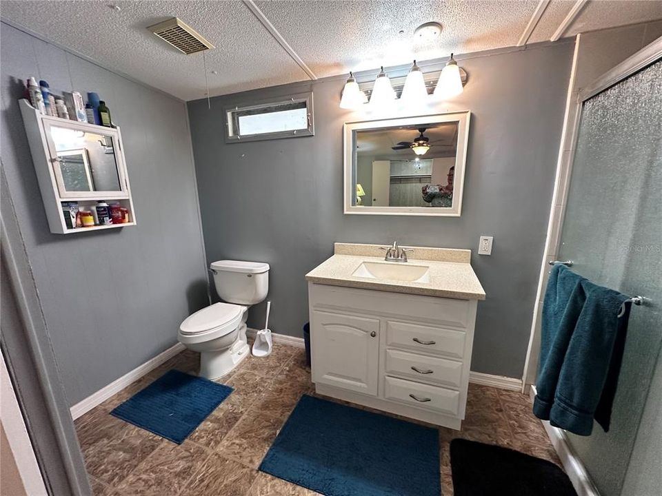 For Sale: $139,900 (2 beds, 2 baths, 984 Square Feet)